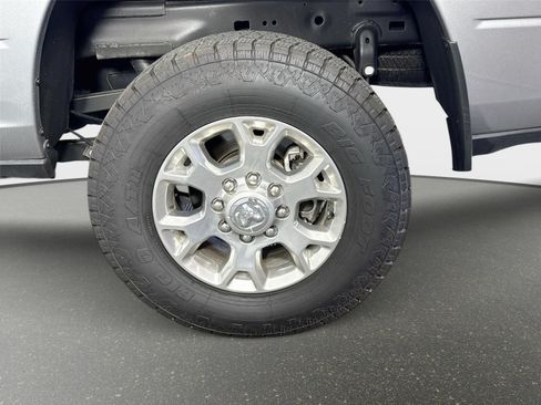 Used 2024 RAM 2500 Laramie w/ Safety Group AWD/4WD image 28