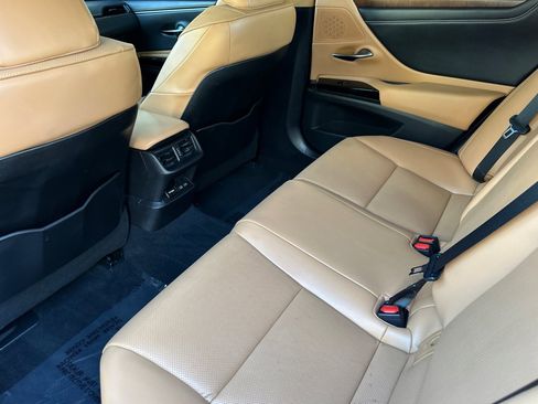 Used 2023 Lexus ES 350 w/ Premium Package image 14