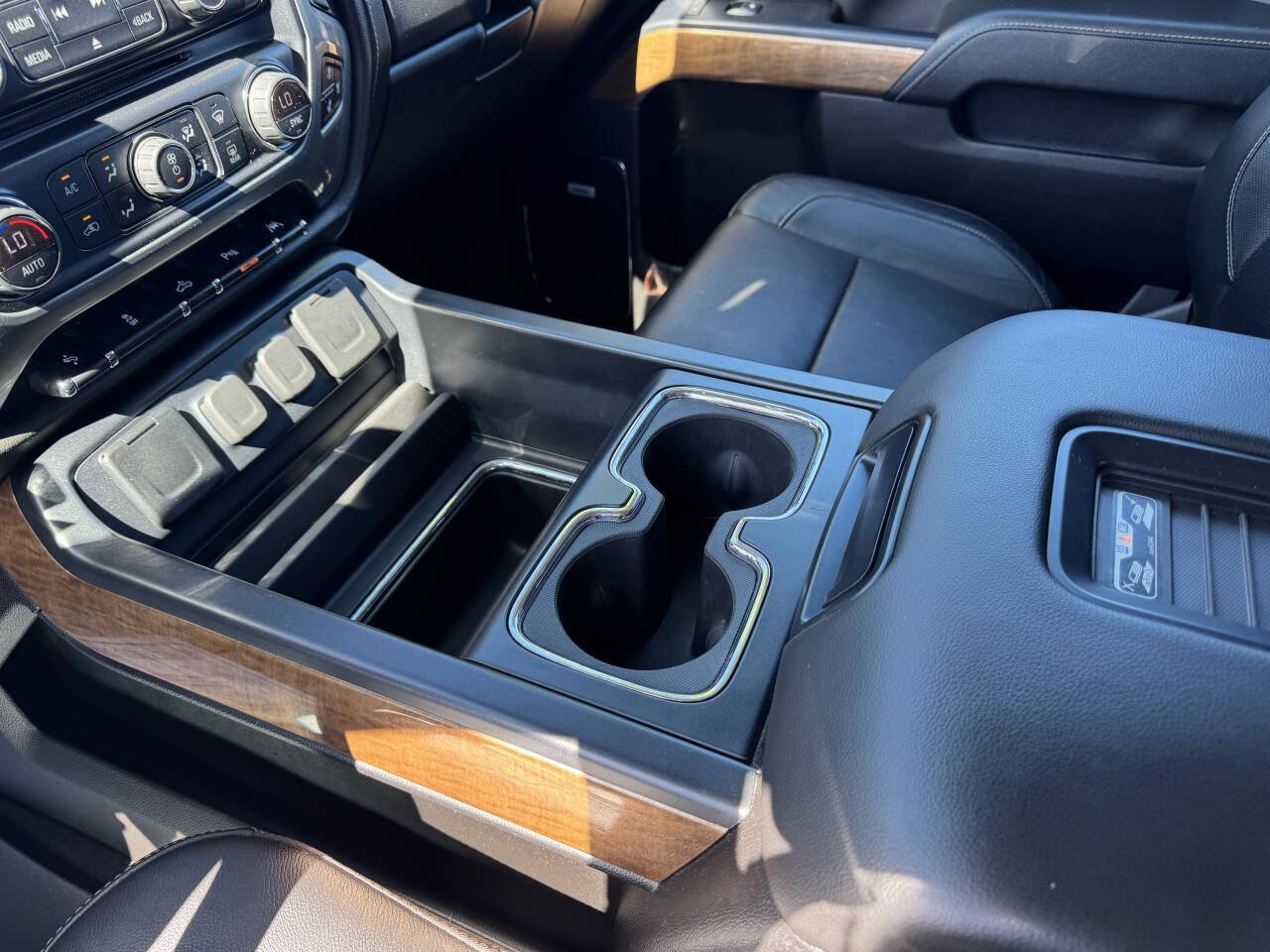 Used 2018 Chevrolet Silverado 1500 LTZ w/ Sport Package AWD/4WD image 25