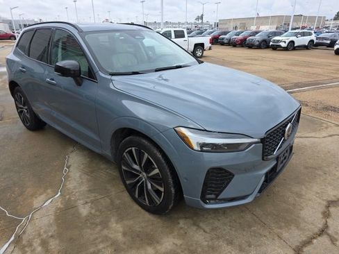 Used 2023 Volvo XC60 B5 Plus image 4