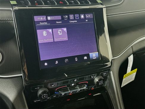 New 2025 Jeep Grand Cherokee Altitude image 15