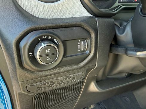 New 2025 Jeep Gladiator Willys image 15