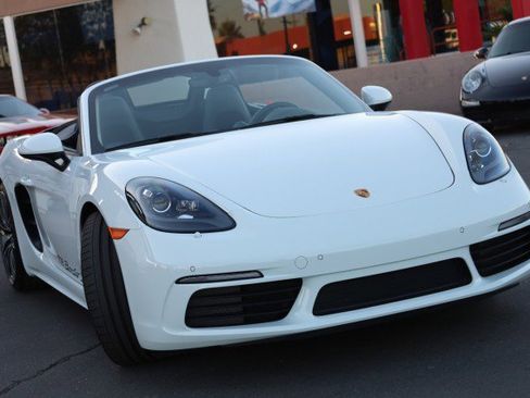 Used 2024 Porsche 718 Boxster S RWD image 2