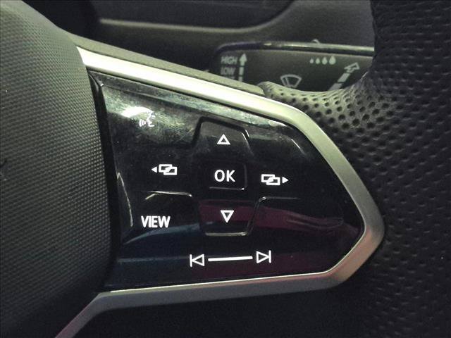 Used 2022 Volkswagen Tiguan SE R-Line FWD image 11