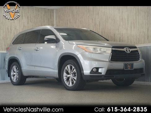 Used 2014 Toyota Highlander XLE AWD/4WD image 1