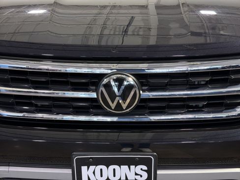 Used 2023 Volkswagen Atlas SE w/ Panoramic Sunroof Package AWD/4WD image 12