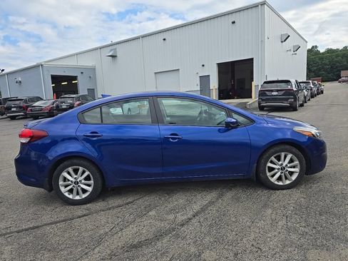 Used 2017 Kia Forte S FWD image 9