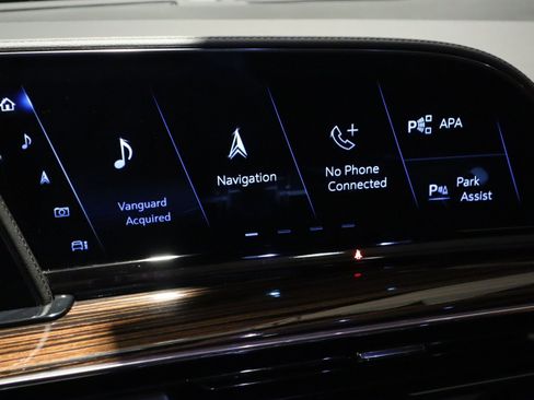 Used 2024 Cadillac Escalade Premium Luxury AWD/4WD image 41