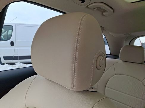 Used 2022 Mercedes-Benz GLC 300 4MATIC image 18