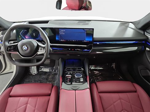 Used 2026 BMW 530i xDrive w/ Premium Package image 15