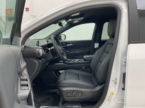 New 2026 Chevrolet Equinox LT w/ Convenience Package II image 8