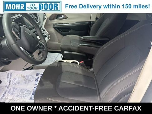 Used 2022 Chrysler Voyager LX FWD image 13