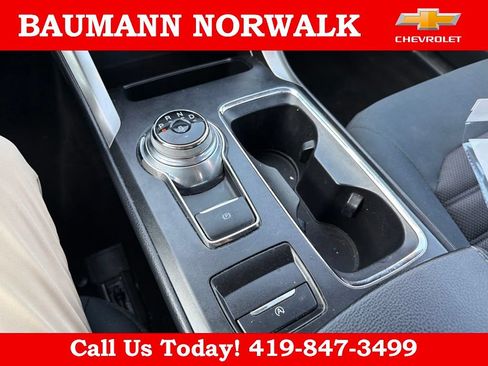 Used 2017 Ford Fusion SE w/ Fusion SE Technology Package FWD image 34