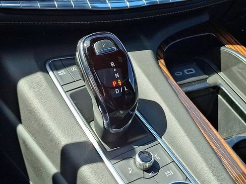 Used 2023 Cadillac Escalade ESV Premium Luxury image 17