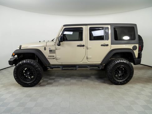 Used 2018 Jeep Wrangler Unlimited Sport w/ Connectivity Group AWD/4WD image 2