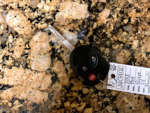 Used 2018 Ford Escape SE w/ Ford Safe & Smart Package image 13