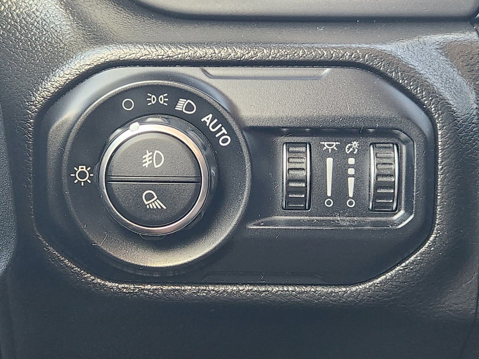 Used 2022 Jeep Gladiator Sport AWD/4WD image 26