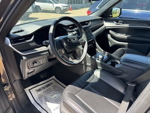 Used 2024 Jeep Grand Cherokee L Limited w/ Luxury Tech Group II AWD/4WD image 13