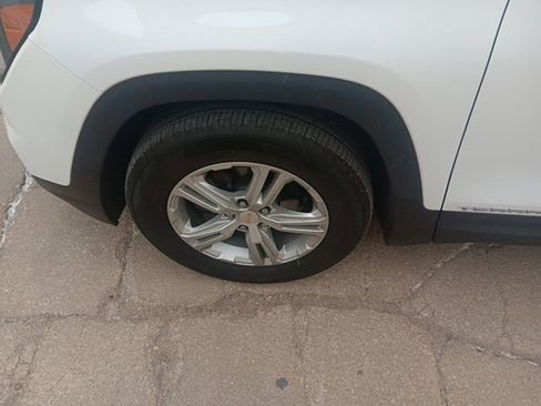 Used 2024 GMC Terrain SLE w/ Driver Convenience Package image 37