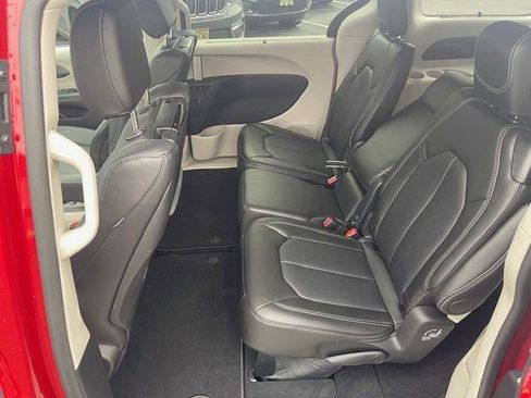 Certified 2024 Chrysler Pacifica Touring-L w/ Uconnect Theater Family Group image 5