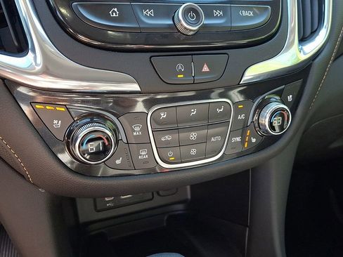 Used 2023 Chevrolet Equinox Premier AWD/4WD image 21