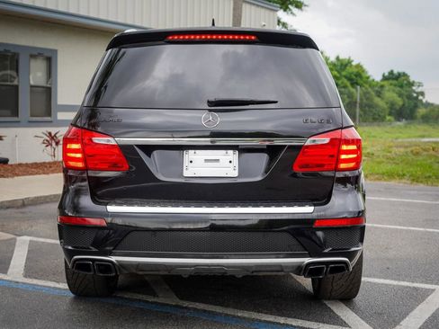 Used 2014 Mercedes-Benz GL 63 AMG 4MATIC image 5