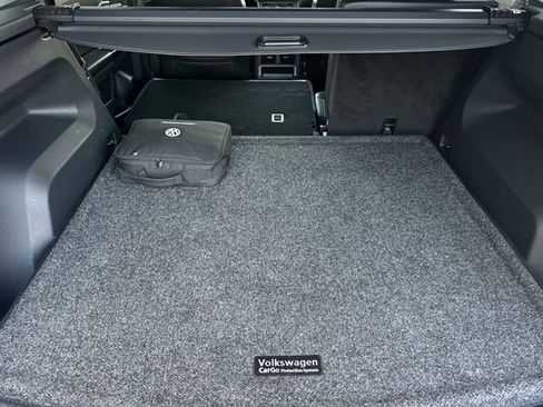 Used 2020 Volkswagen Atlas Cross Sport SE w/ Towing Package image 17