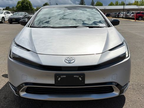 Used 2025 Toyota Prius Plug-In Hybrid FWD image 5