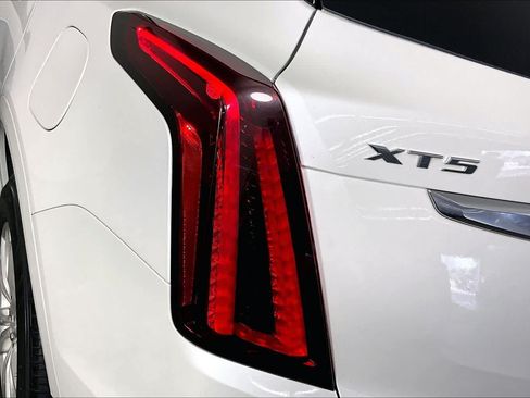Certified 2022 Cadillac XT5 Luxury FWD image 28