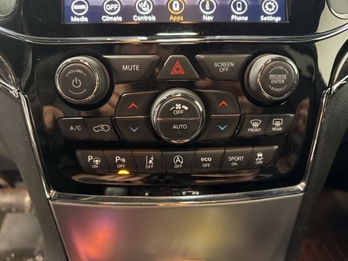 Used 2020 Jeep Grand Cherokee Overland image 27