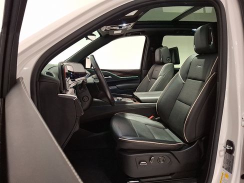 Certified 2021 Cadillac Escalade Premium Luxury image 13