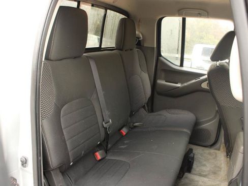 Used 2016 Nissan Frontier Desert Runner RWD image 13