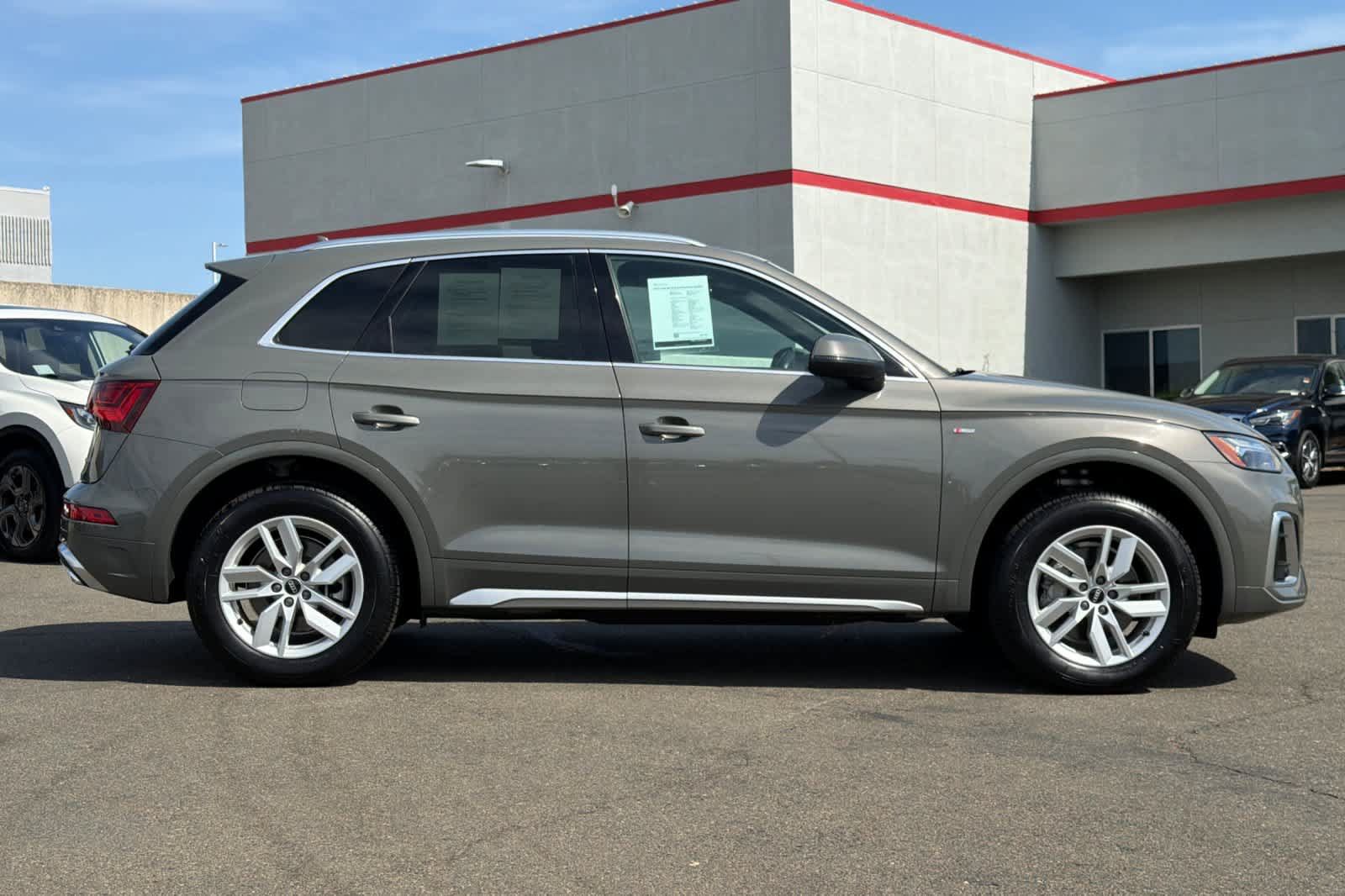 Used 2023 Audi Q5 2.0T Premium w/ Convenience Package AWD/4WD image 6