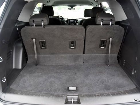 Used 2020 Chevrolet Traverse LT FWD image 14