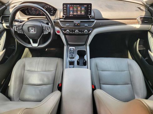 Used 2018 Honda Accord Touring image 25