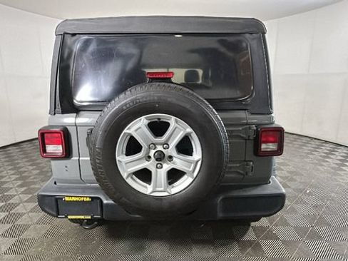 Used 2023 Jeep Wrangler Unlimited Sport AWD/4WD image 3