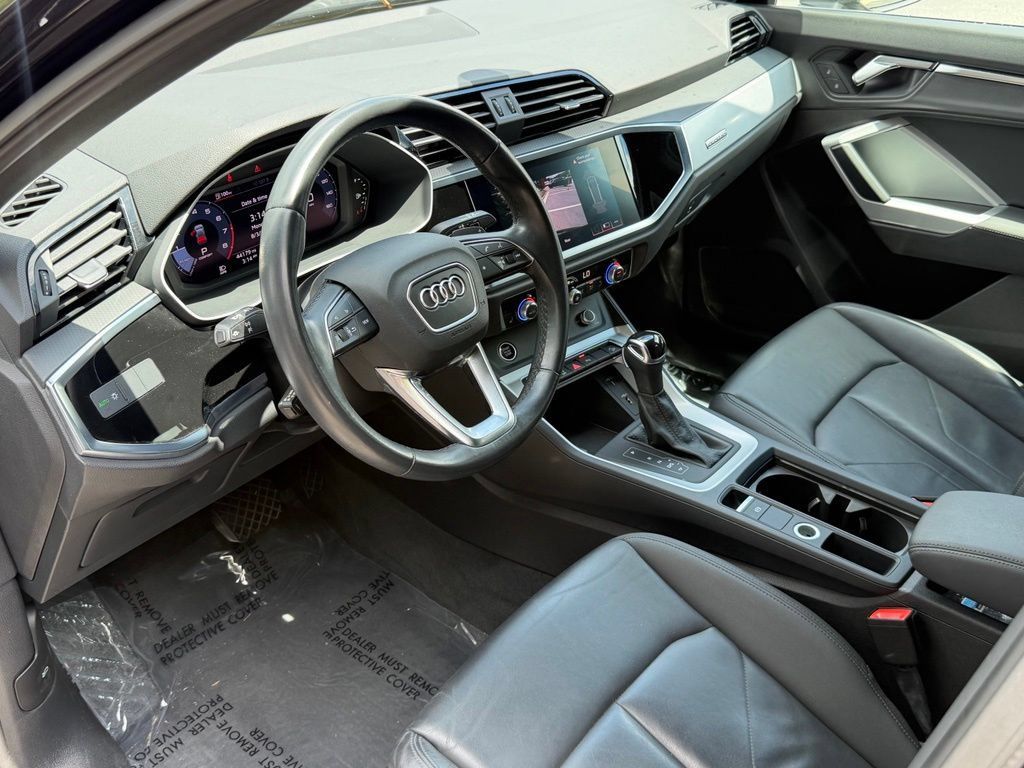 Used 2021 Audi Q3 2.0T Premium w/ Convenience Package AWD/4WD image 22