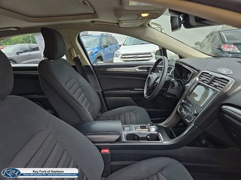 Used 2019 Ford Fusion SE FWD image 17