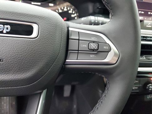 New 2026 Jeep Compass Latitude AWD/4WD image 8