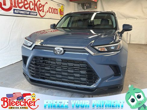 Used 2025 Toyota Grand Highlander FWD image 1