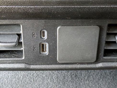 Used 2024 Chevrolet Silverado 2500 Custom w/ Custom Value Package image 15