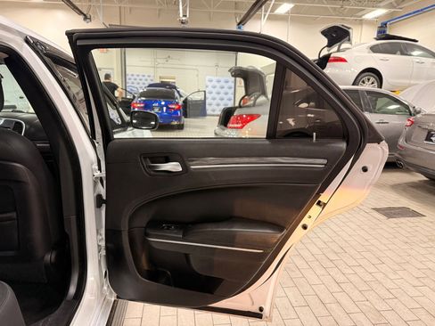 Used 2018 Chrysler 300 Touring image 20