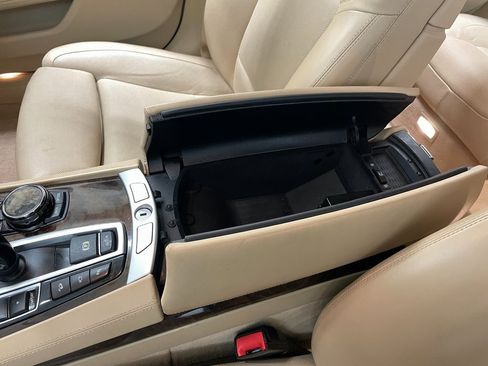 Used 2015 BMW 750Li xDrive image 35