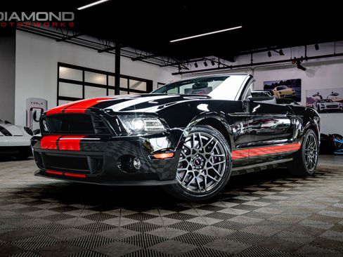Used 2014 Ford Mustang Shelby GT500 w/ Equipment Group 821A RWD image 25