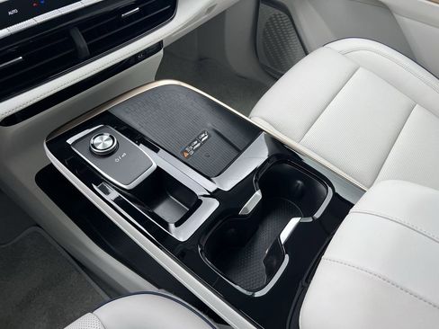 New 2025 Buick Enclave Avenir image 8