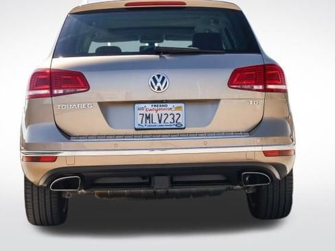 Used 2016 Volkswagen Touareg TDI image 5