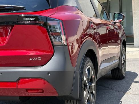 New 2025 Nissan Kicks SV image 38