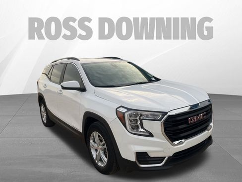 Used 2023 GMC Terrain SLE w/ Driver Convenience Package image 3