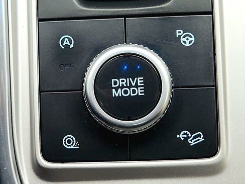 Used 2020 Ford Explorer Platinum w/ Premium Technology Package image 24