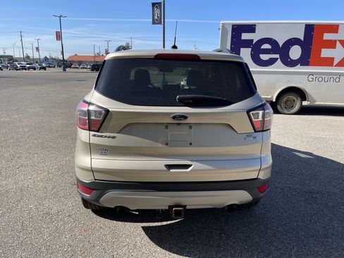 Used 2017 Ford Escape SE w/ Equipment Group 201A AWD/4WD image 5